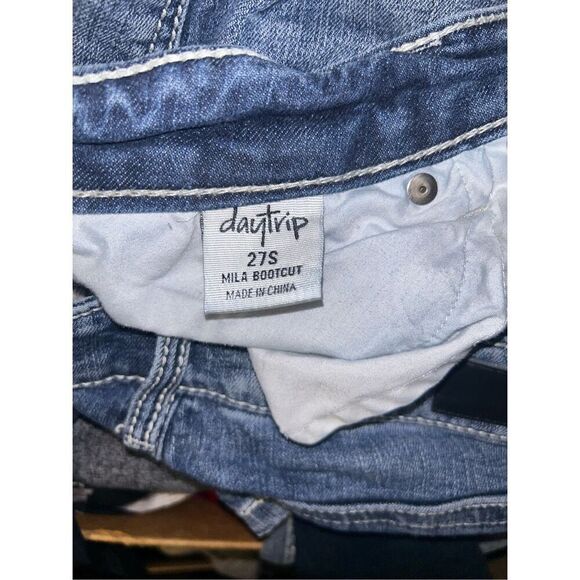 Daytrip Mila bootcut jeans size 27S - Picture 8 of 9
